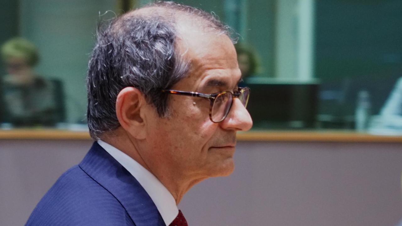 Italiens finansminister Giovanni Tria skrev i ett brev till kommissionen att Italiens regering håller fast vid prioriteringen att öka tillväxten.