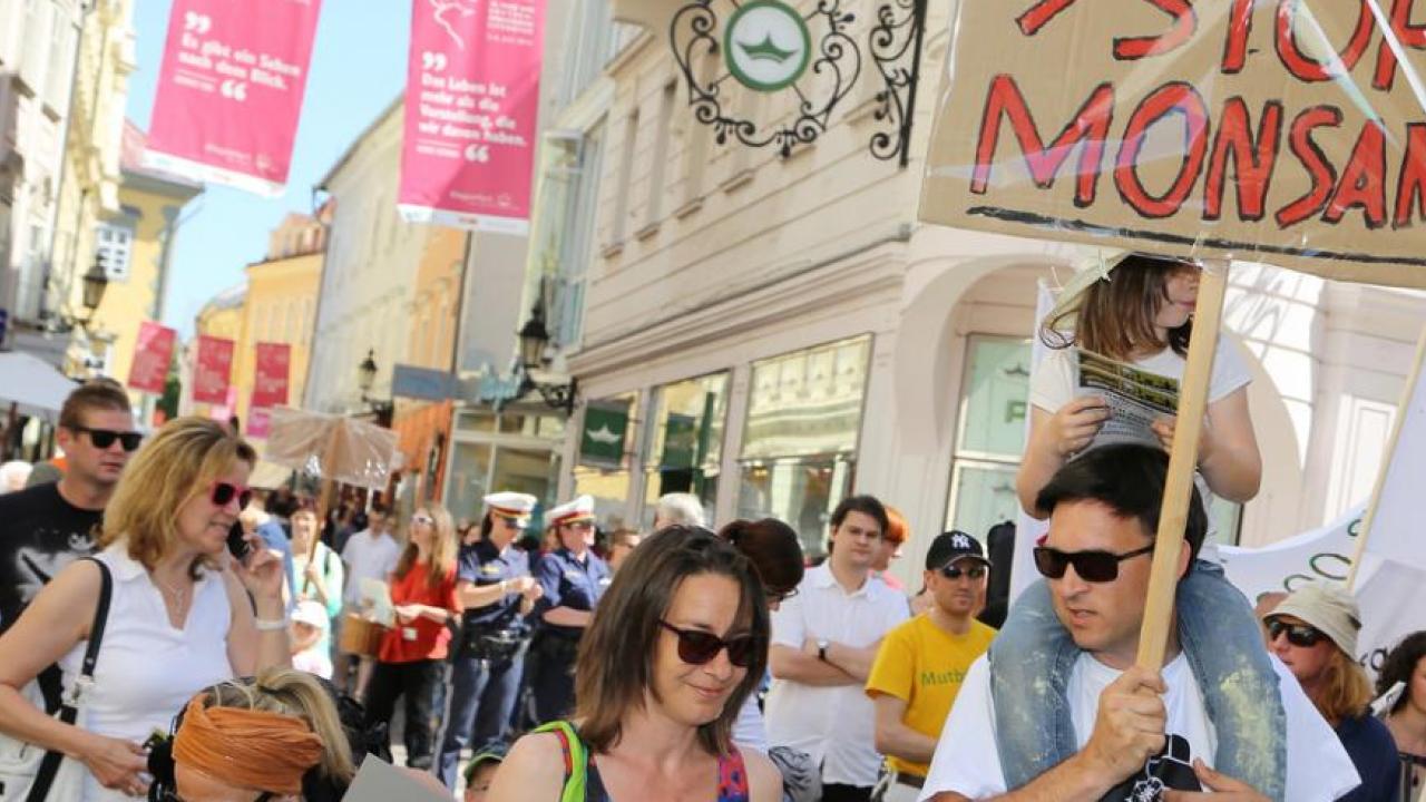 Österrikisk demonstration mot genmanipulerade grödor.