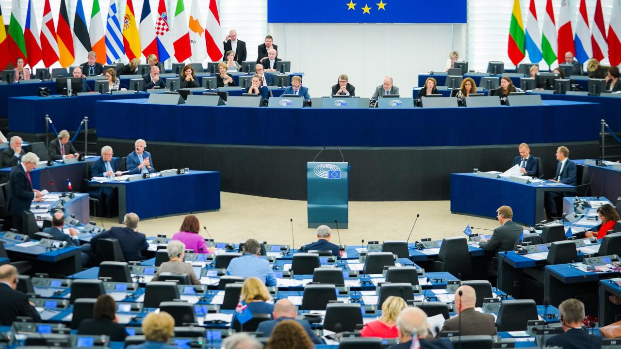 EU-kommissionens ordförande Jean-Claude Juncker debatterade på tisdagen för 105:e gången i EU-parlamentet.