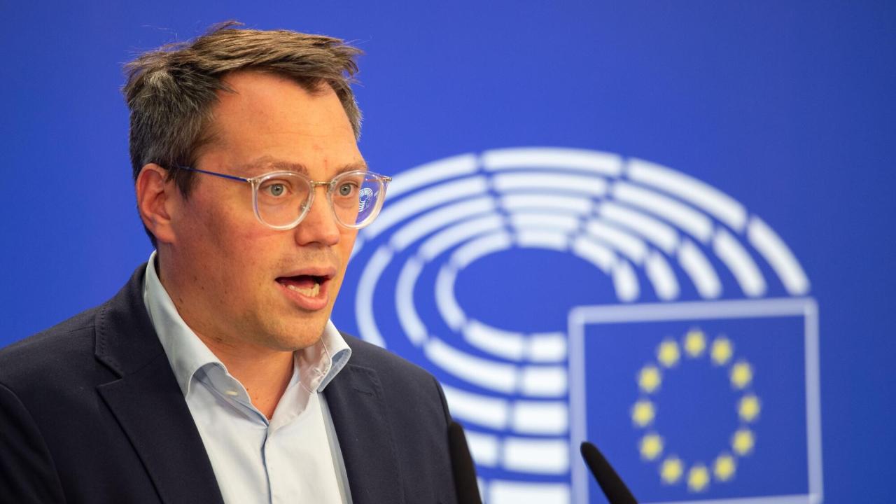 EU-parlamentets föredragande Teimo Wölken på debatten under torsdagen den 11 november 2021 om EU-parlamentets krav att motverka SLAPPs.  