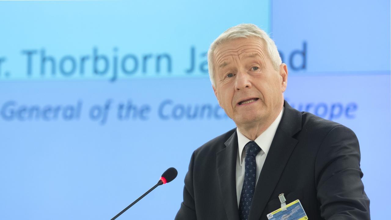 Europarådets generalsekreterare Thorbjørn Jagland oroas för att nya lagar i Rumänien öppnar för mer korruption och bristande rättsstatlighet.