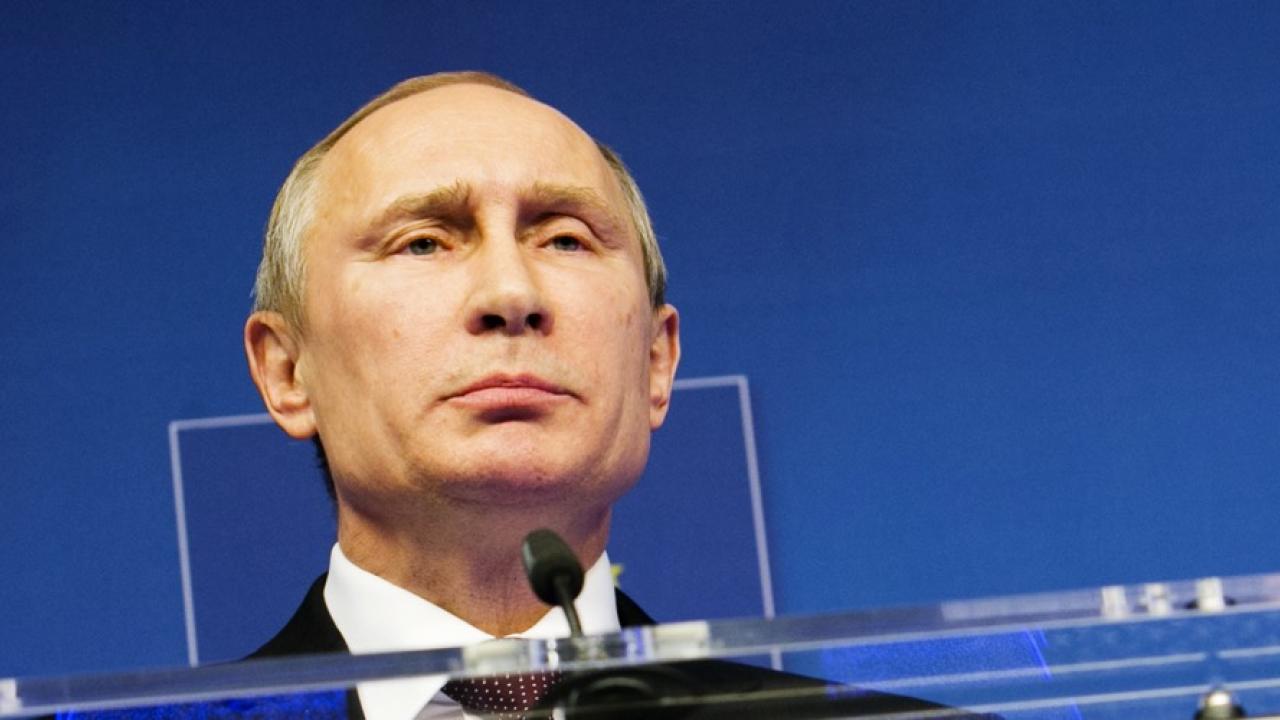 Rysslands härskare Vladimir Putin är internationellt efterlyst för krigsbrott.