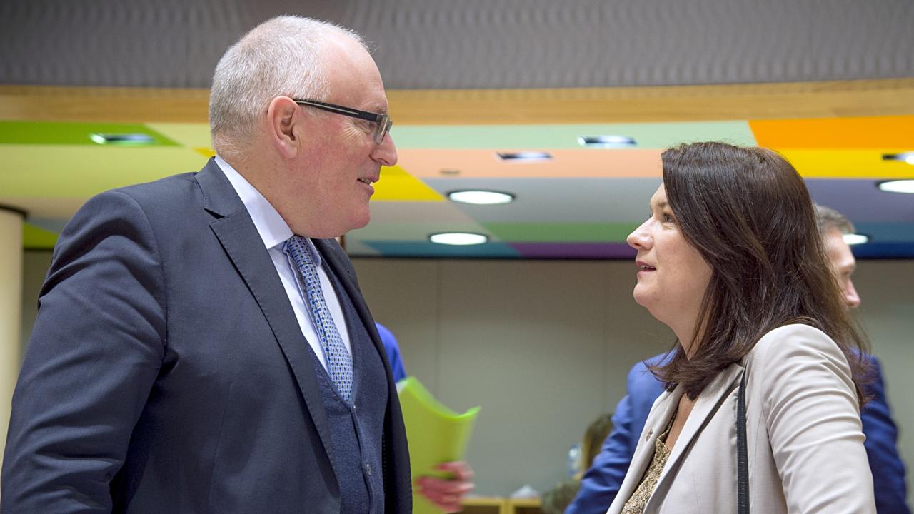 EU-kommissionärern Frans Timmermans och EU-minister Ann Linde. Arkivbild.