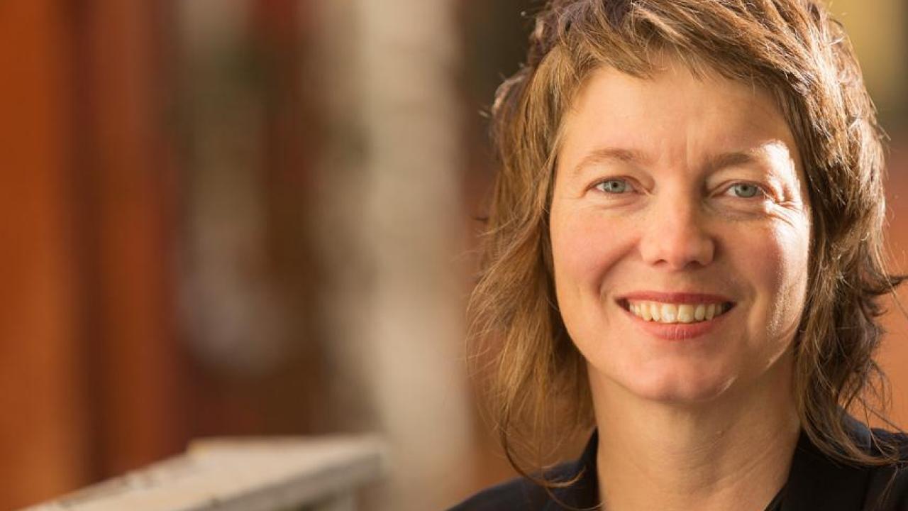 – Människor över hela Europa trycker på för att Vattenfall ska avveckla sin brunkolsverksamhet i Tyskland, skriver Malin Björk (V).