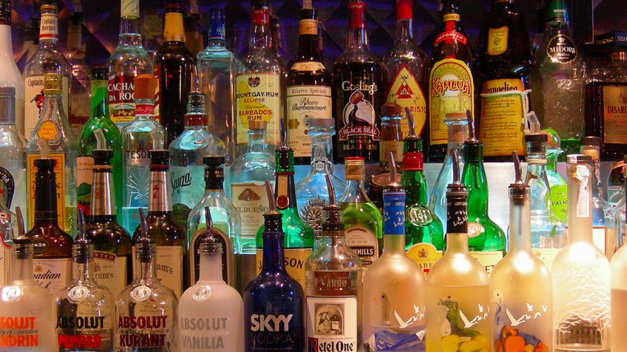 Alkoholreklam på tv på förbjudet i Sverige men inte i Storbritannien.