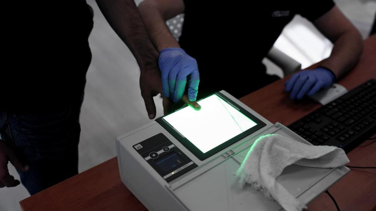 Åsikterna går isär bland svenska EU-parlamentariker när det gäller en mer EU-gemensam asylprocess.  