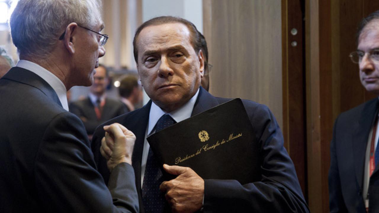 Italiens premiärminister Silvio Berlusconi under ett samtal med Europeiska rådets ordförande Herman Van Rompuy