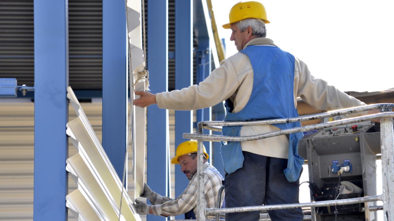 Den svenska Lavallagen kritiseras för att bland annat begränsa strejkrätten. Arkivbild.