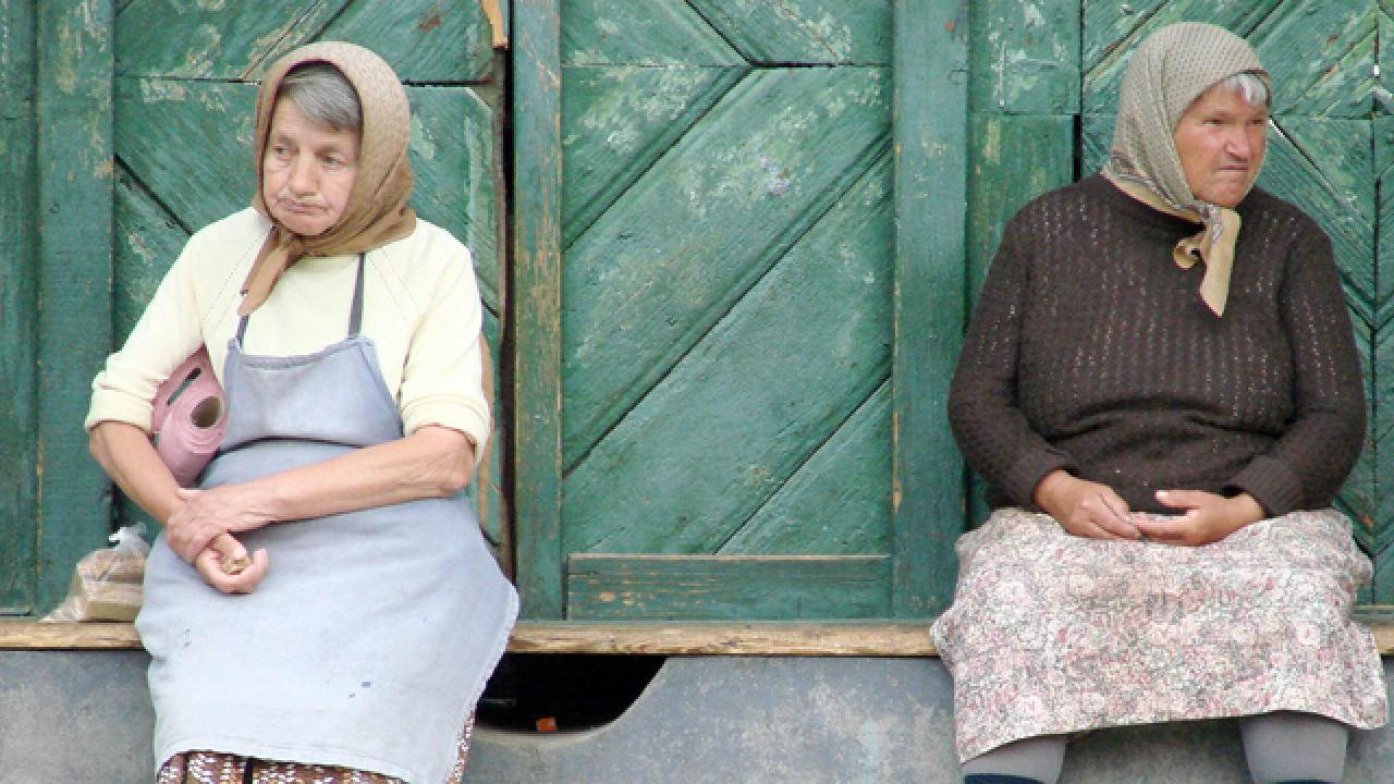 EU-kommissioen vill se en kraftigt höjd pensionsålder. Arkivbild, äldre i Rumänien.