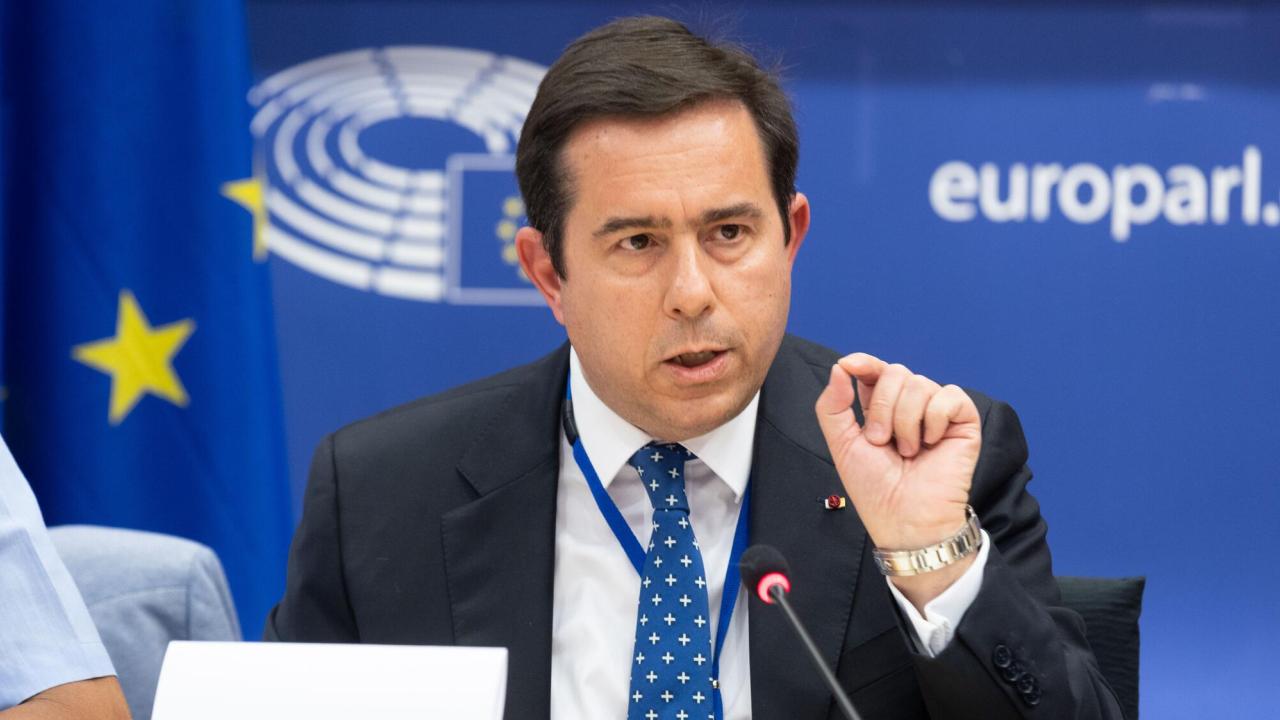 Greklands migrationsminister Notis Mitarachi förnekar anklagelser om pushbacks. 