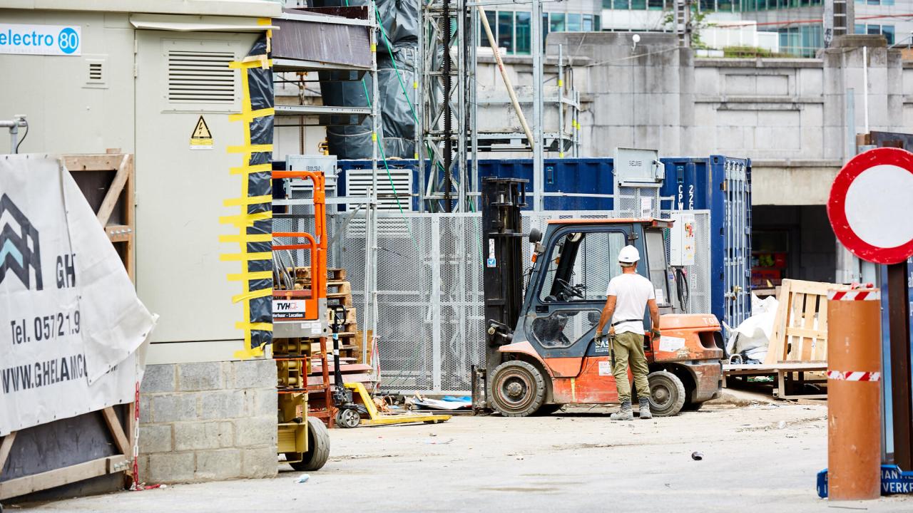 Byggbranchen står för ungefär en femtedel av alla arbetsplatsrelaterade dödsfall i EU varje år. Arkivbild.
