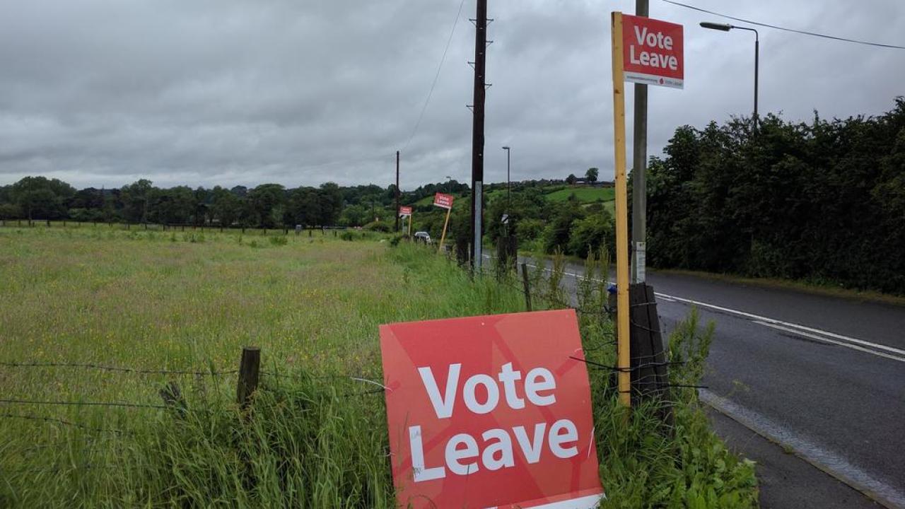 Kampanjorganisationen Vote Leave som frontades av Boris Johnson, tills nyligen Storbritanniens utrikesminister, bötfälls och har polisanmälts.