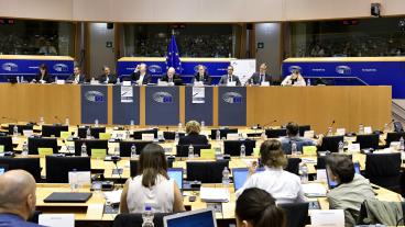 EU-parlamentarikerna slipper redovisa sina extramedel offentligt.