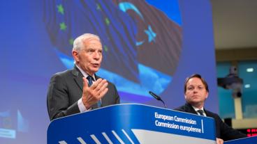 EU:s utrikeschef Josep Borrell och EU:s gannskapskommisionär Olivér Várhlyi föreslår flera vägar när det gäller att förbättra unionens relationer till T