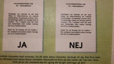 Röstsedlar i folkomröstningen om EU. Bild tagen ur broschyr från riksskatteverket som delades ut till alla hushåll i oktober 1994. 