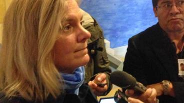 Finansminister Magdalena Andersson är avvaktade mot Junckers utlovade investeringsplan.