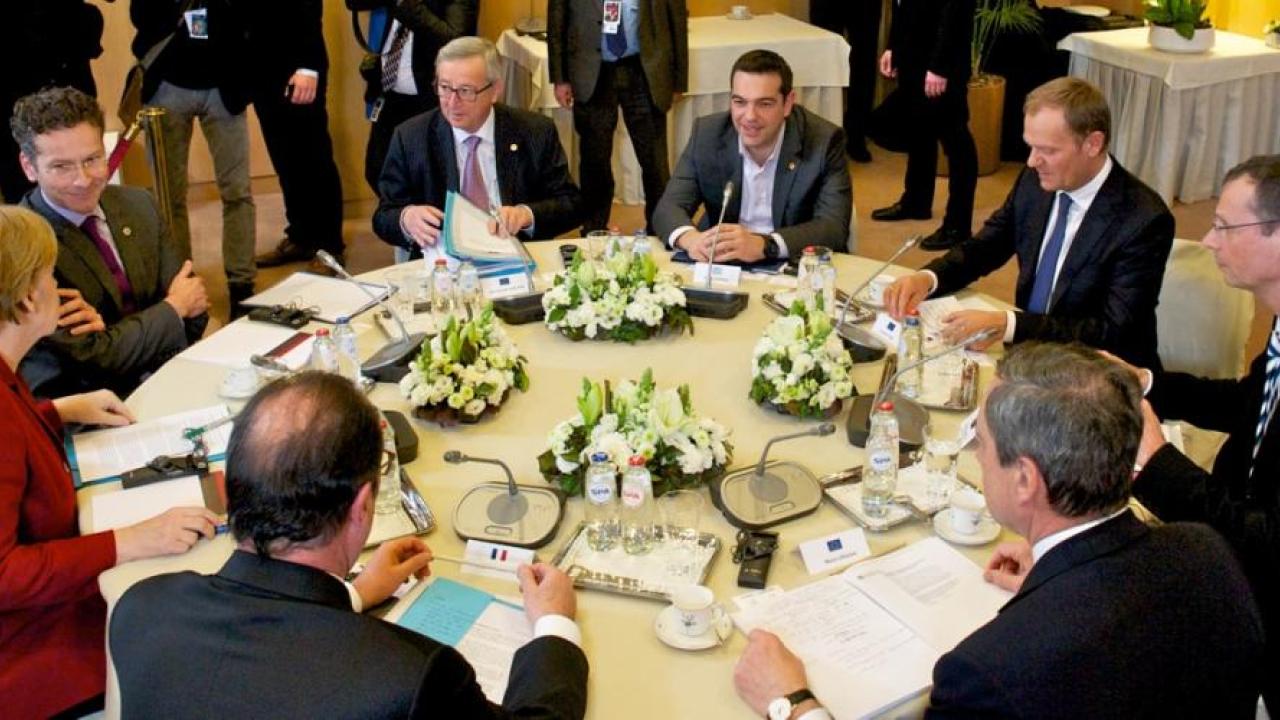 Den grekiske premiärministern Alexis Tsipras i möte med EU:s viktigaste ledare. Arkivbild.