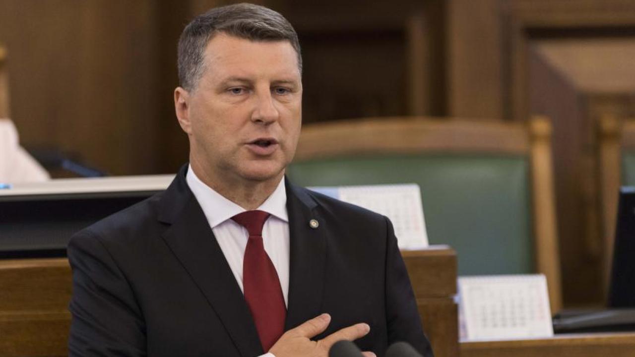 Raimonds Vējonis svärs in som Lettlands president.