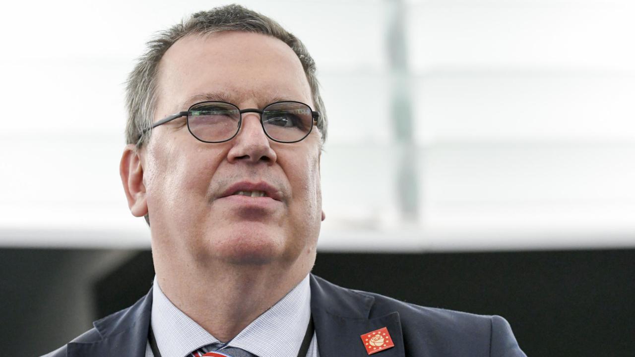 Europaparlamentariker Erik Bergkvist (S) vädjar: vi möta coronakrisen gemensamt, solidariskt, och säkerställa sammanhållningen inom unionen.