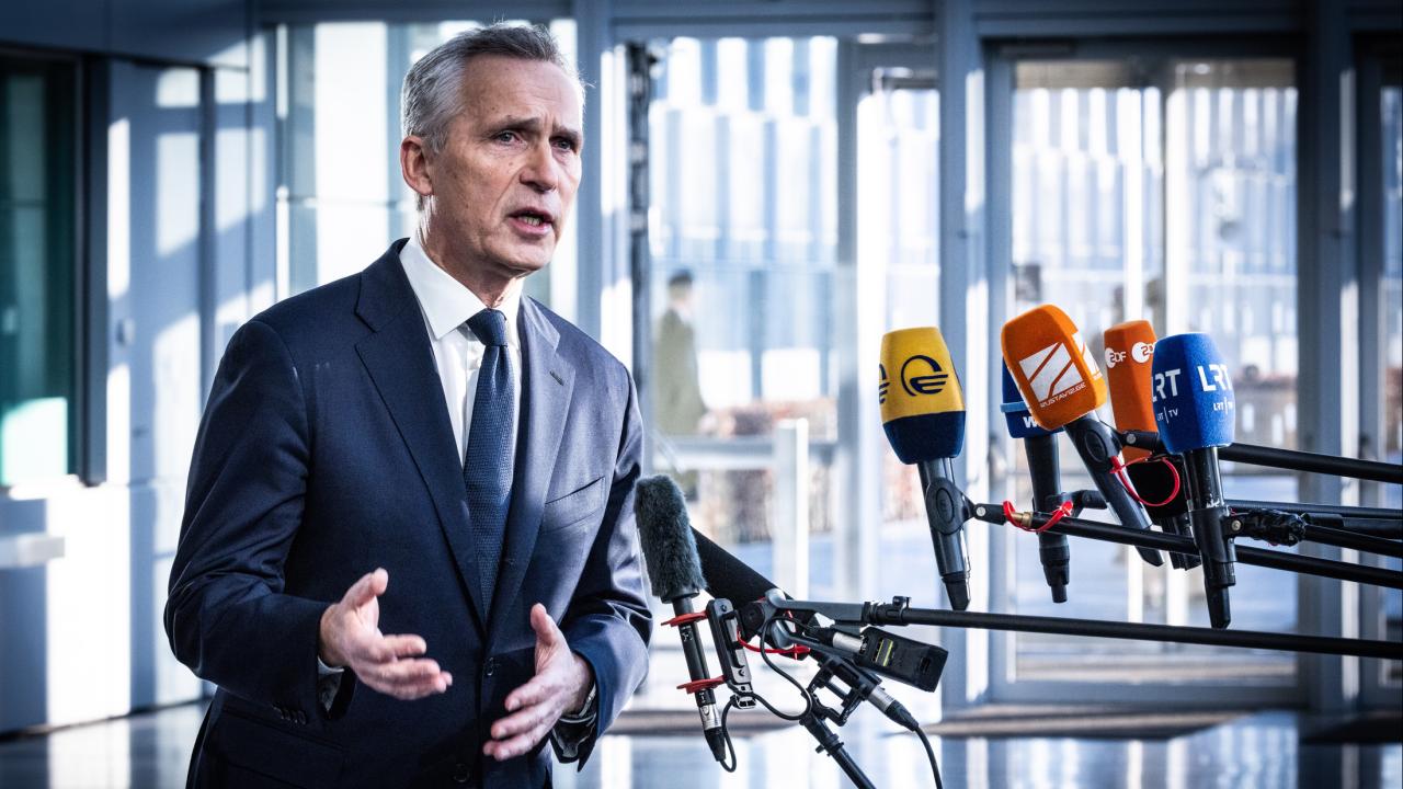 Natos generalsekreterare Jens Stoltenberg inför veckans försvarsministermöte i Natohögkvarteret utanför Bryssel.