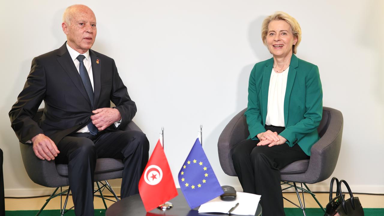 Tunisiens ledare Kaïs Saïed och EU-kommissionens ordförande Ursula von der Leyen. Arkivbild.