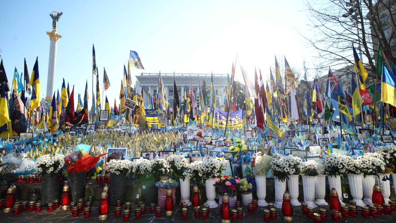 Minnesplats i Kiev för stupade ukrainska soldater. Arkivbild.