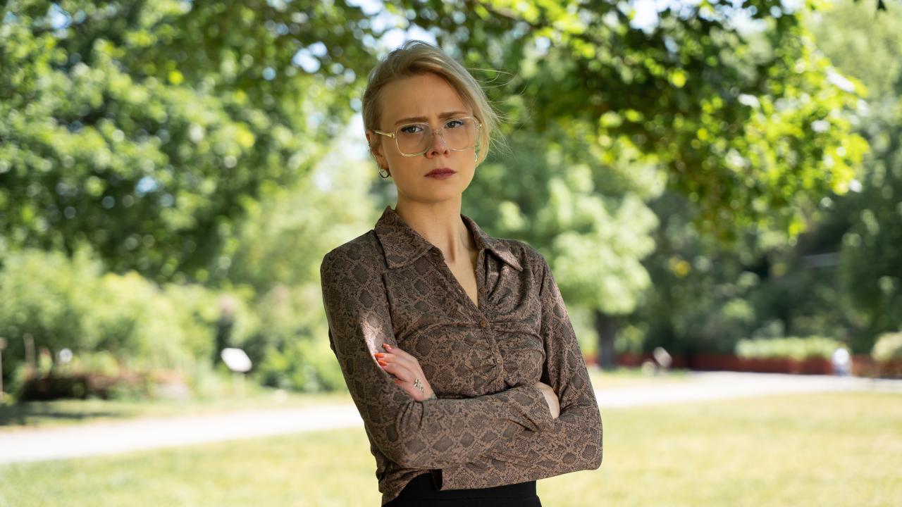 Tina Hogevik, riksordförande Djurens Rätt, uppmanar regeringen att omgående ta ställning för ett totalt djurpälsförbud i EU.