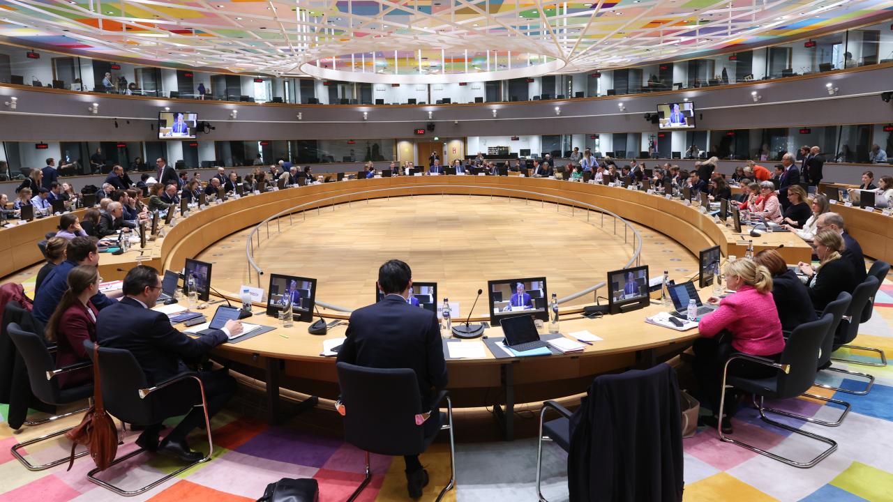 EU-ländernas klimatministrar träffas åter på onsdagen efter tisdagens långa förhandlingar. 