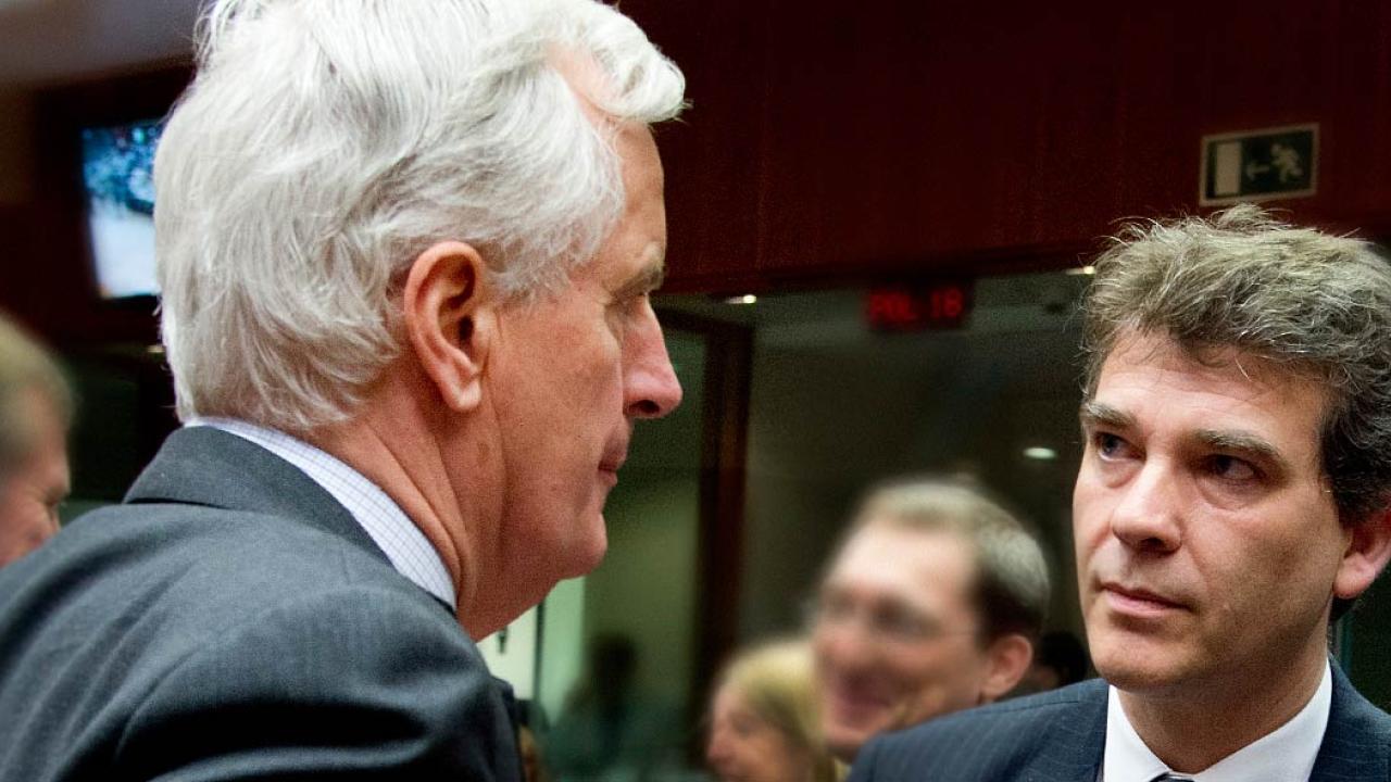 Franske EU-kommissionären Michel Barnier och franske industriministern Arnaud Montebourg ar råkat i luven på varandra. Arkivbild.