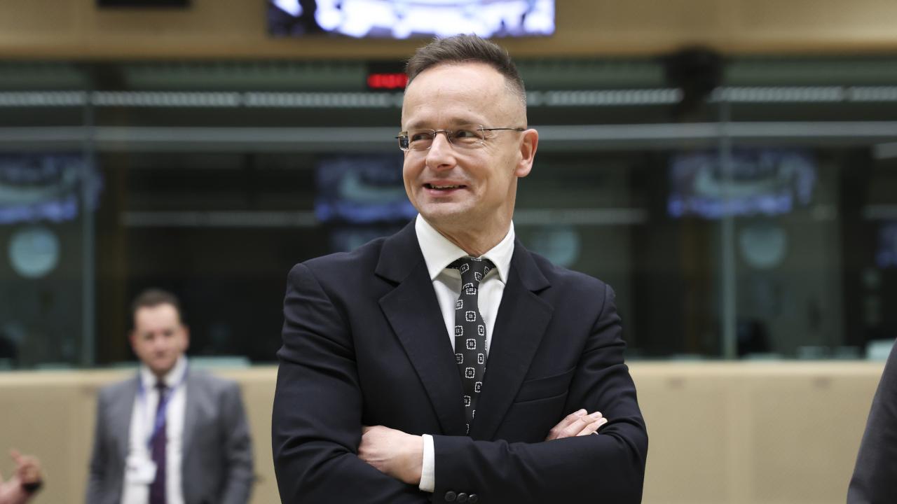 Ungerns utrikesminister Péter Szijjártó ska, enligt mediauppgifter, under EU-möten ha telefonerat med Rysslands utrikesminister Sergej Lavrov. Arkivbild.
