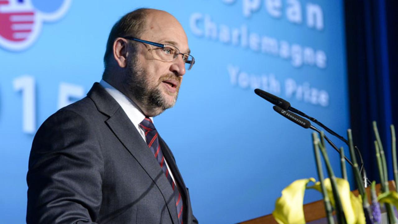 Vi måste överge de senaste årens krishanteringsstrategi, som gått ut på att göra så lite som möjligt och hoppas på att det räcker. Det skriver Europaparlamentets talman Martin Schulz (S).