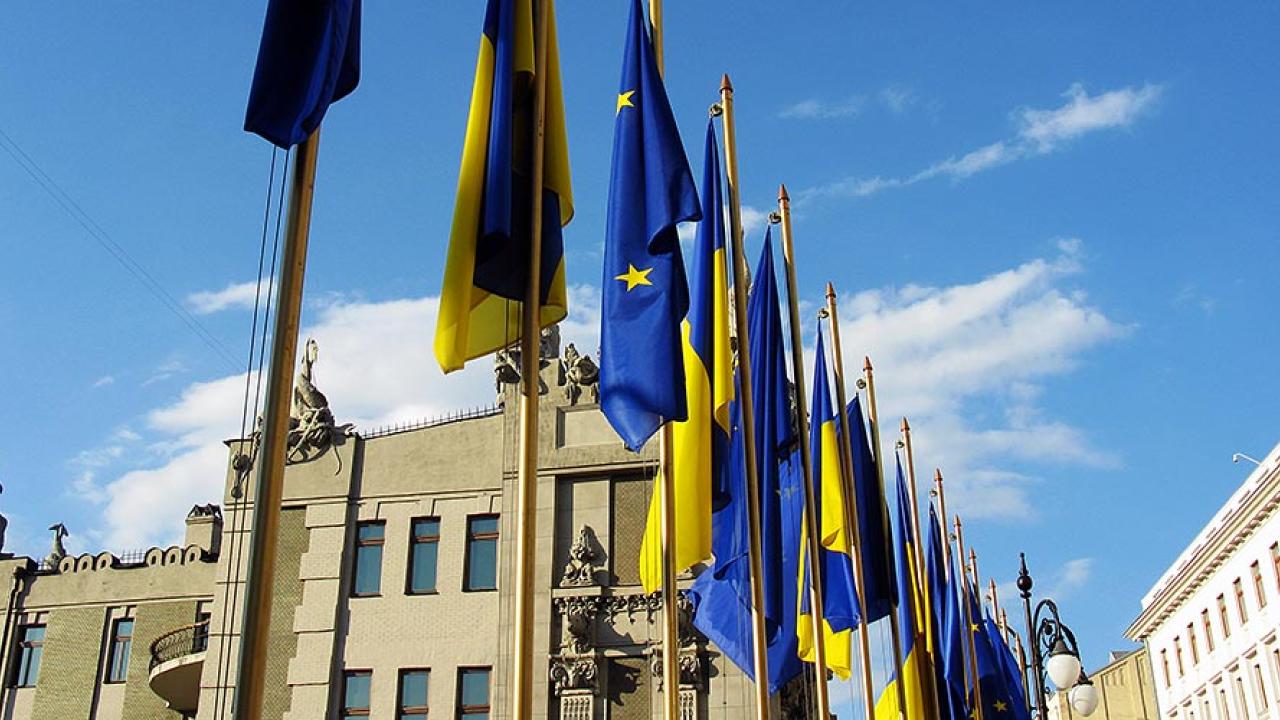 Att EU och Ukraina närmar sig varandra är ett slag mot Ryssland som vill ha med den forna delrepubliken i sin egen tullunionen.