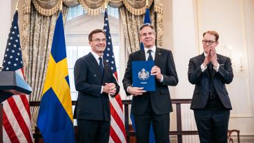 Statsminister Ulf Kristersson, USA:s utrikesminister Antony Blinken och utrikesminister Tobias Billström när Sveriges anslutningsinstrument lämnades över och Natomedlemskapet blev ett faktum.
