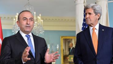 Turkiets utrikesminister Mevlüt Çavuşoğlu under måndagens träff med USA:s utrikesminister John Kerry.