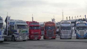 De sex lastbilstillverkarna det rör sig om är Volvo/Renault, Scania, DAF, Daimler, Iveco och Man. Arkivbild.