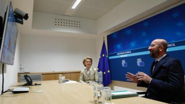 EU-kommissionens ordförande Ursula von der Leyen och Europeiska rådets ordförande Charles Michel i en tidigare videokonferens. Arkivbild.