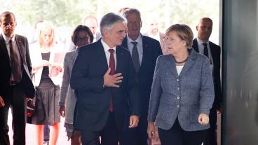 Österrikes förbundskansler Werner Faymann och Tysklands dito Angela Merkel under tisdagens möte. 
