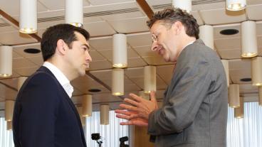 Den grekiske premiärministern Alexis Tsipras i samtal med eurogruppens ordförande Jeroen Dijsselbloem. Arkivbild.