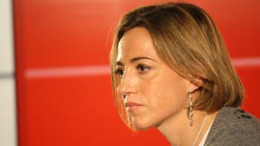 Varför motarbetas unga duktiga, driftiga kvinnor, frågar sig skribenten. Bilden föreställer Carme Chacón, PSOE. Arkivbild.