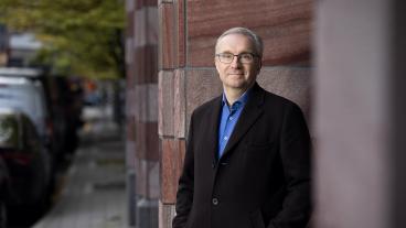 Gästkrönikören Peter Hellberg, förbundsordförande Unionen, lyfter behovet av att ge fack och arbetsgivare i EU större utrymme att avtala om anpassade lösningar på arbetsmarknaden.