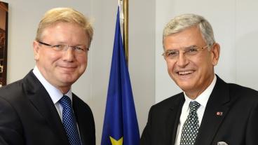 EU:s utvidgningskommissionär Štefan Füle och den turkiske EU-ministern Volkan Bozkır. Arkivbild.